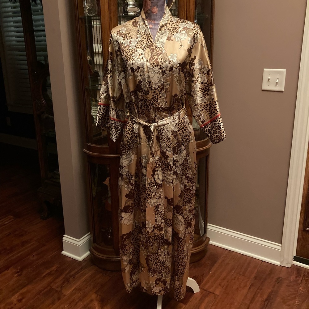 Jones New York Leopard & Floral Satin Robe